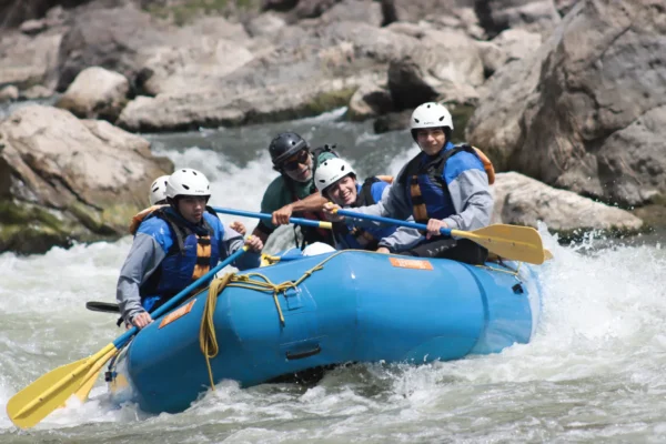 Canotaje en los Rápidos  del Bajo Urubamba – Río Vilcanota